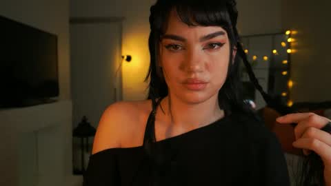 Kristina Kriss online show from October 10, 2025, 6:29 pm