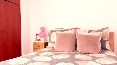 Snapshot of paola_sanchez1 chatting on February 10, 2025, 1:55 pm Paola   online show from February 10, 2025, 1:55 pm