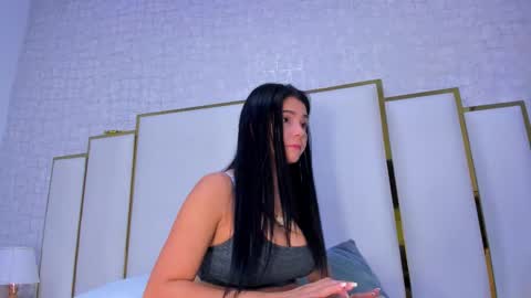 Paola  online show from September 19, 2025, 8:16 am