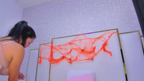 Paola  online show from October 25, 2025, 10:34 am