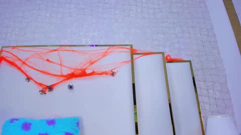 Paola  online show from October 31, 2025, 10:16 am