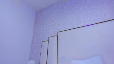 Paola  online show from November 6, 2025, 11:33 am