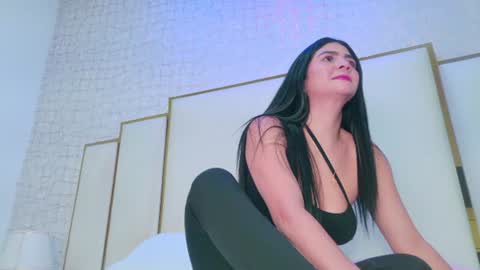 Snapshot of paolaa_rodriguez chatting on June 10, 2026, 11:31 am Paola online show from June 10, 2026, 11:31 am