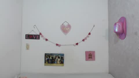 Paola online show from February 5, 2025, 6:15 pm