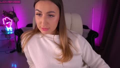 Lia online show from December 20, 2024, 6:56 pm