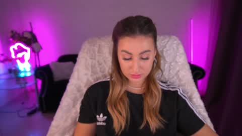 Lia online show from December 21, 2024, 4:36 pm