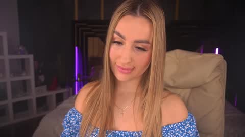 Lia online show from February 1, 2025, 4:11 pm