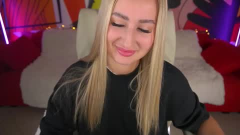 Lia online show from September 27, 2025, 7:46 am