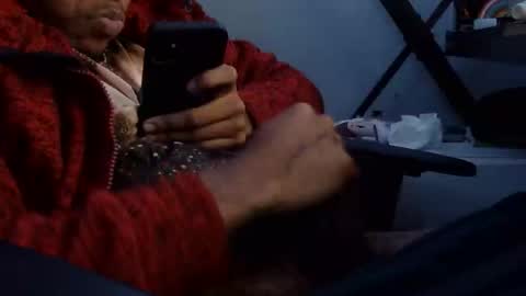 papixfade online show from November 30, 2025, 4:33 pm