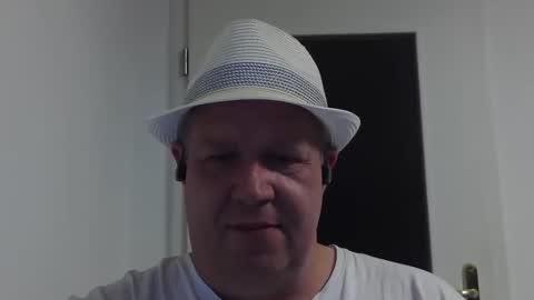 Snapshot of para3214 chatting on October 1, 2025, 2:56 pm para3214 online show from October 1, 2025, 2:56 pm