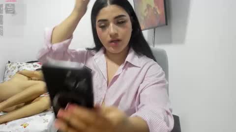 Snapshot of pareja_curiosa19 chatting on February 17, 2026, 1:35 am pareja_curiosa19 online show from February 17, 2026, 1:35 am