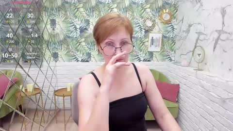 Snapshot of paris_cherry chatting on March 8, 2025, 1:50 am Paris online show from March 8, 2025, 1:50 am