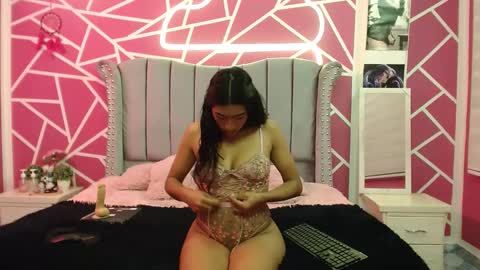 Snapshot of paris_hot12 chatting on January 27, 2025, 12:58 pm paris online show from January 27, 2025, 12:58 pm