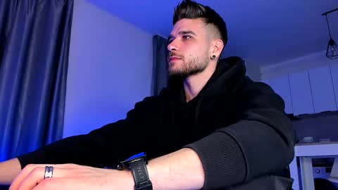 Paris online show from February 13, 2025, 4:50 pm