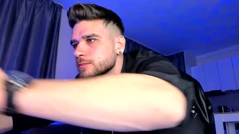 Paris online show from March 10, 2025, 1:01 am