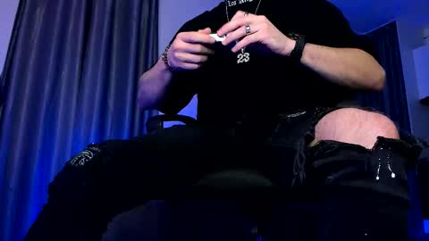 Paris online show from December 18, 2025, 10:27 pm