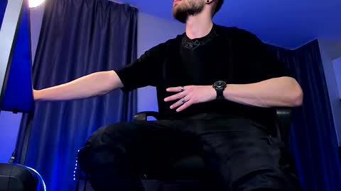 Paris online show from March 4, 2026, 1:00 am