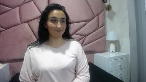 kitty online show from November 22, 2025, 7:46 pm