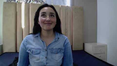 kitty online show from November 23, 2025, 7:24 pm