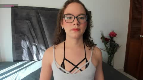 Snapshot of paris_mendez chatting on June 11, 2026, 12:58 pm PARIS LOVE online show from June 11, 2026, 12:58 pm
