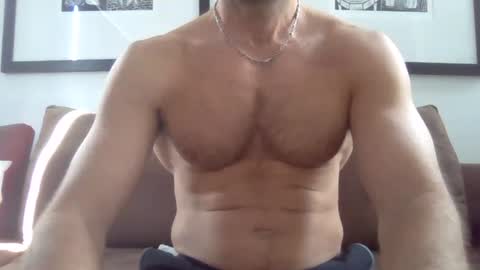 Snapshot of parisien75015 chatting on January 4, 2025, 6:19 am Porn Actor 21cm Hetero online show from January 4, 2025, 6:19 am