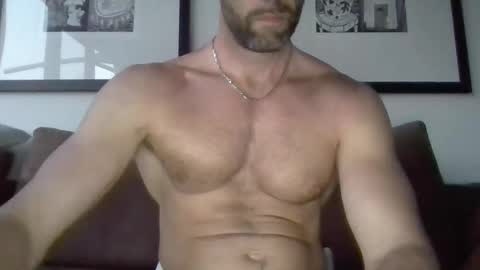 Snapshot of parisien75015 chatting on January 26, 2025, 6:06 pm Porn Actor 21cm Hetero online show from January 26, 2025, 6:06 pm