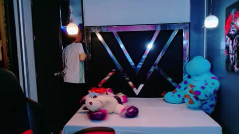 park_jimin1 online show from December 16, 2025, 7:08 pm