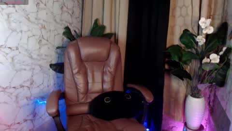 HENRY online show from April 16, 2026, 10:34 pm