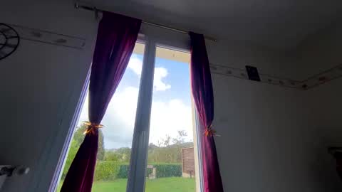 pascalou02 online show from October 5, 2025, 12:14 pm