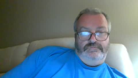 passporttraveler1 online show from September 19, 2025, 12:45 am