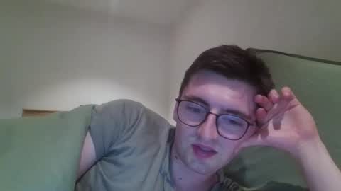 Snapshot of patat1996 chatting on December 14, 2025, 2:28 am patat1996 online show from December 14, 2025, 2:28 am