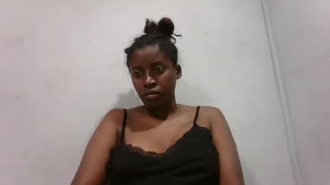 patricia9090 online show from November 22, 2025, 7:35 pm