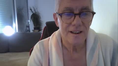 Snapshot of patrick5275 chatting on April 22, 2026, 5:10 am patrick5275 online show from April 22, 2026, 5:10 am