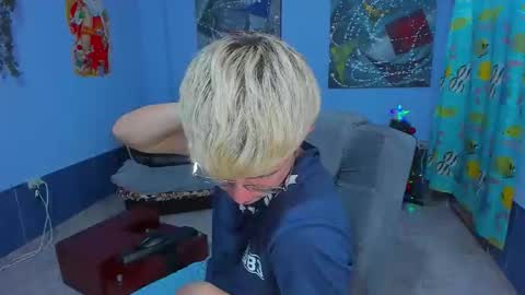 .... online show from December 3, 2025, 7:34 pm