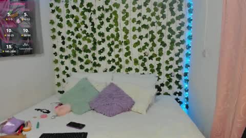 paulina online show from October 3, 2025, 12:40 am
