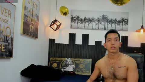 Snapshot of paul_cros chatting on June 14, 2026, 11:23 am paul_cros online show from June 14, 2026, 11:23 am
