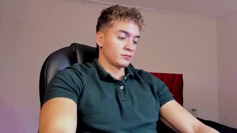 Snapshot of paul_george212 chatting on September 27, 2025, 12:43 pm Paull George online show from September 27, 2025, 12:43 pm