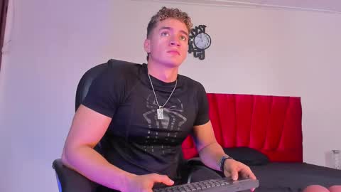 Snapshot of paul_george212 chatting on October 6, 2025, 2:25 pm Paull George online show from October 6, 2025, 2:25 pm
