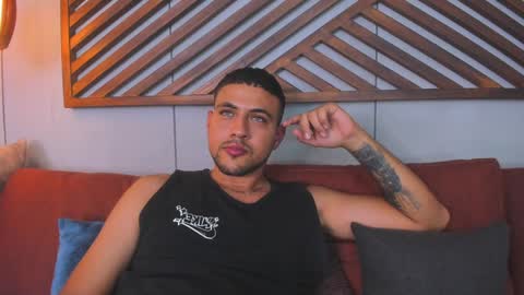 Snapshot of paul_rivera chatting on January 14, 2025, 2:40 am Paul Rivera online show from January 14, 2025, 2:40 am