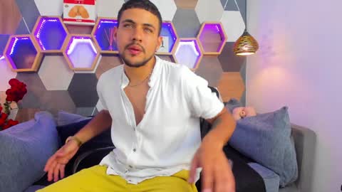 Snapshot of paul_rivera chatting on February 1, 2025, 1:02 am Paul Rivera online show from February 1, 2025, 1:02 am