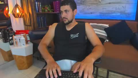 Snapshot of paul_rivera chatting on February 13, 2025, 8:45 pm Paul Rivera online show from February 13, 2025, 8:45 pm