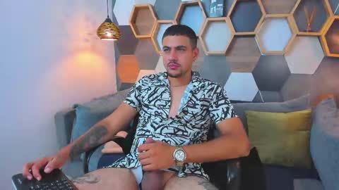 Snapshot of paul_rivera chatting on February 21, 2025, 3:45 am Paul Rivera online show from February 21, 2025, 3:45 am
