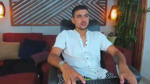 Snapshot of paul_rivera chatting on February 22, 2025, 12:16 am Paul Rivera online show from February 22, 2025, 12:16 am