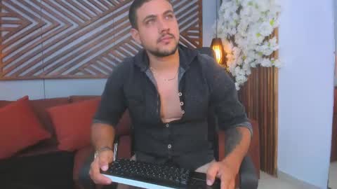 Snapshot of paul_rivera chatting on September 19, 2025, 9:59 pm Paul Rivera online show from September 19, 2025, 9:59 pm
