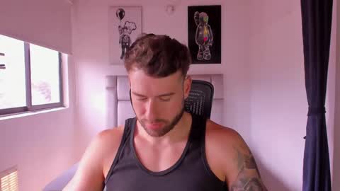 PAUL ROGER online show from February 27, 2025, 5:58 pm