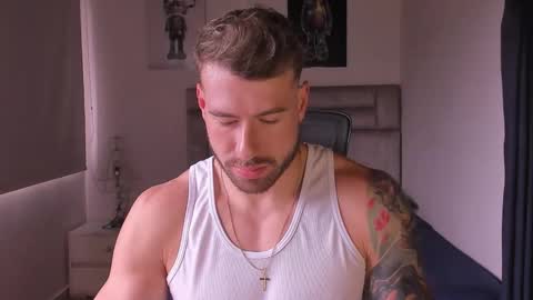 PAUL ROGER online show from November 23, 2025, 5:13 pm