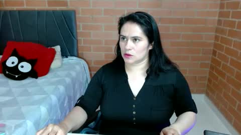 Snapshot of paula__117 chatting on June 8, 2026, 8:53 pm paula__117 online show from June 8, 2026, 8:53 pm