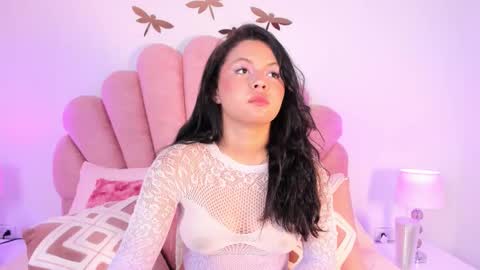 Paula   online show from November 24, 2025, 12:38 pm