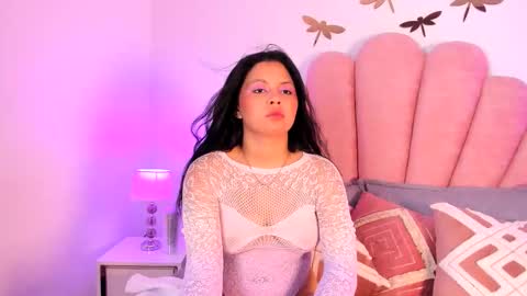 Paula   online show from December 14, 2025, 2:17 am