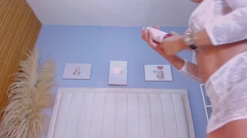 Pau online show from October 3, 2025, 7:11 pm